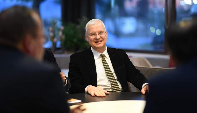 Ιλχάν Αχμέτ