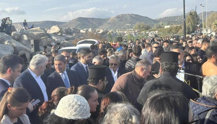 Μεσαρά: Με λαμπρότητα και πλήθος κόσμου ο αγιασμός των υδάτων στον Κόκκινο Πύργο (vid+pics)