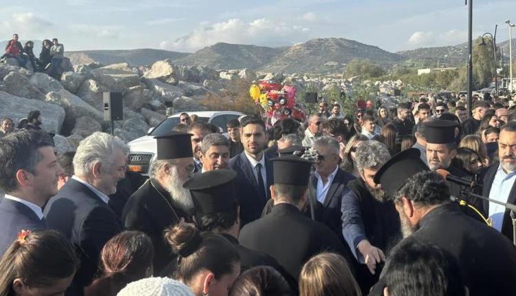 Μεσαρά: Με λαμπρότητα και πλήθος κόσμου ο αγιασμός των υδάτων στον Κόκκινο Πύργο (vid+pics)