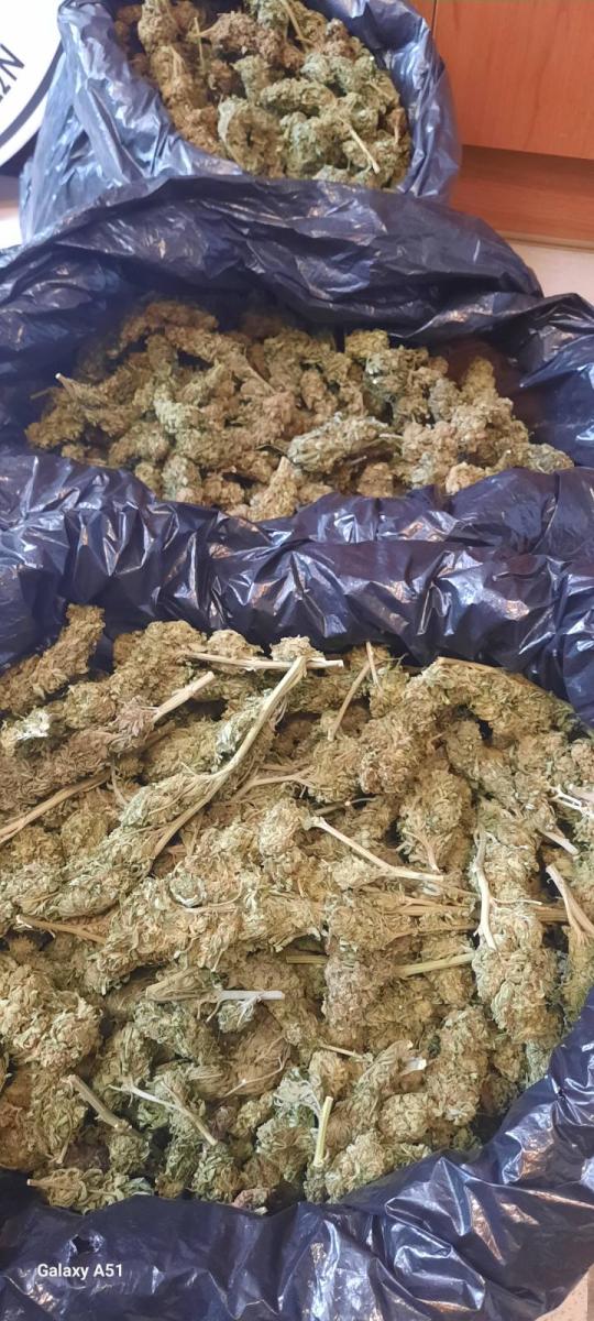 Χτύπημα σε δίκτυο ναρκωτικών στο Ηράκλειο: Τα κρίσιμα λάθη που «έκαψαν» τους δύο διακινητές - Πώς η αστυνομία έφτασε στις συλλήψεις 5 Χτύπημα σε δίκτυο ναρκωτικών στο Ηράκλειο: Τα κρίσιμα λάθη που «έκαψαν» τους δύο διακινητές - Πώς η αστυνομία έφτασε στις συλλήψεις