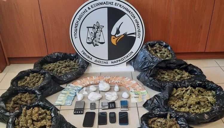 Χτύπημα σε δίκτυο ναρκωτικών στο Ηράκλειο: Τα κρίσιμα λάθη που «έκαψαν» τους δύο διακινητές - Πώς η αστυνομία έφτασε στις συλλήψεις 3 Χτύπημα σε δίκτυο ναρκωτικών στο Ηράκλειο: Τα κρίσιμα λάθη που «έκαψαν» τους δύο διακινητές - Πώς η αστυνομία έφτασε στις συλλήψεις