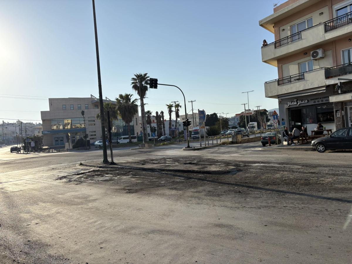 Καταστροφές σε πλατείες και εκκλησίες στο Ηράκλειο μετά την Ανάσταση – Σε εξέλιξη οι καθαρισμοί του Δήμου