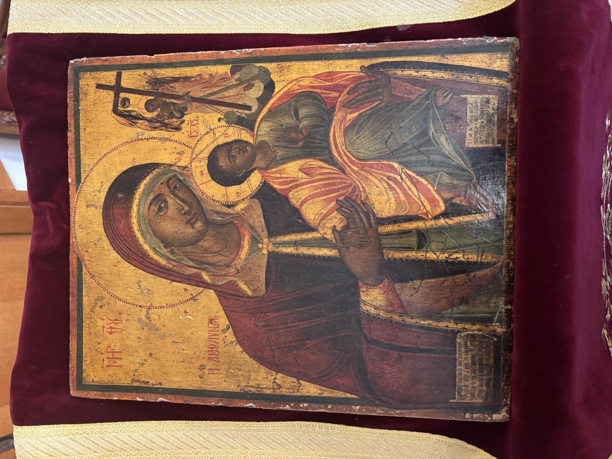 Ηράκλειο: Επέστρεψε η εικόνα της «Παναγίας Αμολύντου» – Η σπάνια υπογραφή που δωρήθηκε στην Αρχιεπισκοπή