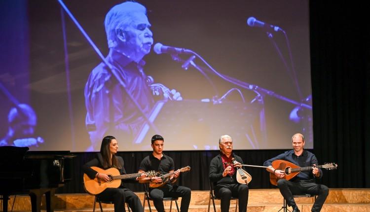 Βασίλης Σκουλάς