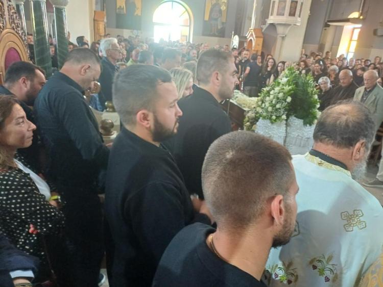 Τυμπάκι: Σε κλίμα βαθιάς οδύνης αποχαιρετούν την Ειρήνη Σβυρινάκη - Κατάμεστος ο Άγιος Τίτος στο τελευταίο «αντίο»