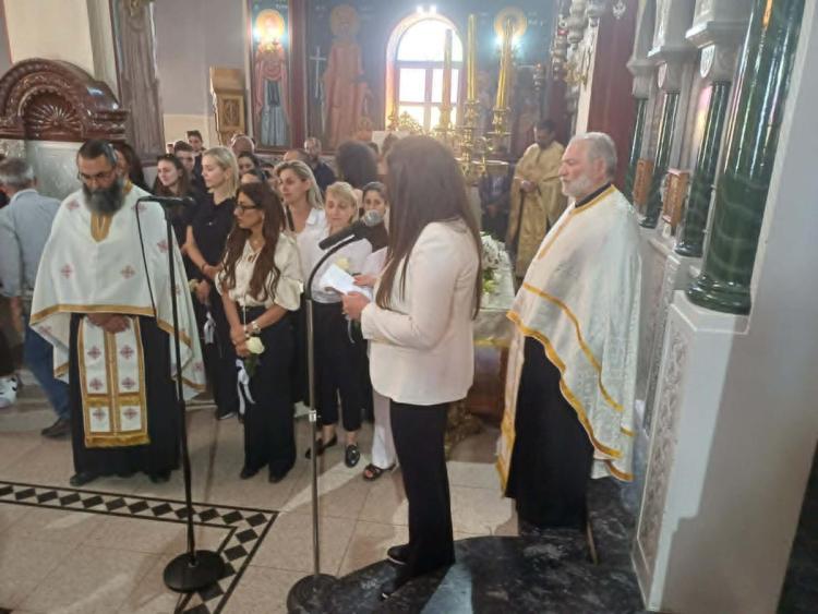 Τυμπάκι: Σε κλίμα βαθιάς οδύνης αποχαιρετούν την Ειρήνη Σβυρινάκη - Κατάμεστος ο Άγιος Τίτος στο τελευταίο «αντίο»