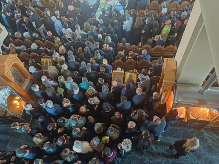 Τυμπάκι: Σε κλίμα βαθιάς οδύνης αποχαιρετούν την Ειρήνη Σβυρινάκη - Κατάμεστος ο Άγιος Τίτος στο τελευταίο «αντίο»