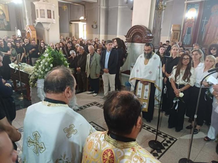 Τυμπάκι: Σε κλίμα βαθιάς οδύνης αποχαιρετούν την Ειρήνη Σβυρινάκη - Κατάμεστος ο Άγιος Τίτος στο τελευταίο «αντίο»