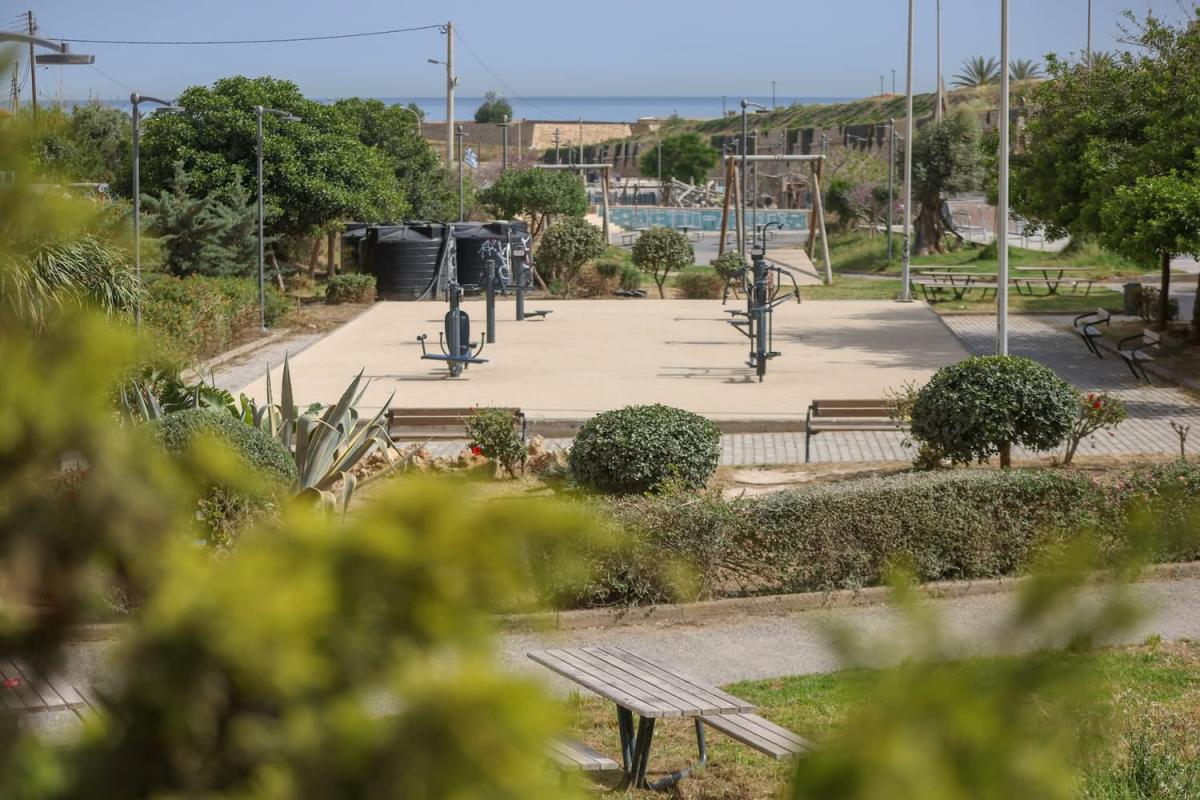 Ηράκλειο: Μεγάλη επιχείρηση πρασίνου και καλλωπισμού σε πάρκα, πλατείες και σχολεία (pics) 8 Ηράκλειο: Μεγάλη επιχείρηση πρασίνου και καλλωπισμού σε πάρκα, πλατείες και σχολεία (pics)