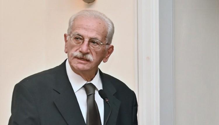 Νίκος Παπαδάκης
