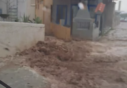 Στο ίδιο έργο θεατές στο Ηράκλειο: Χείμαρρος σάρωσε τον Τσούτσουρα - Εικόνες 7 Στο ίδιο έργο θεατές στο Ηράκλειο: Χείμαρρος σάρωσε τον Τσούτσουρα - Εικόνες
