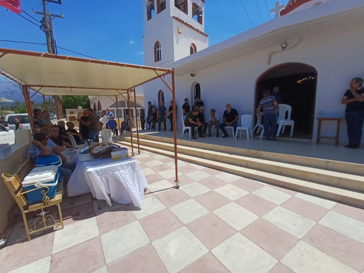 Τυμπάκι: Σε κλίμα βαθιάς οδύνης το τελευταίο αντίο στην Αργυρή Λεμονάκη - Θρήνος για την οικογένεια που έχασε και τα τρία παιδιά της 4 Τυμπάκι: Σε κλίμα βαθιάς οδύνης το τελευταίο αντίο στην Αργυρή Λεμονάκη - Θρήνος για την οικογένεια που έχασε και τα τρία παιδιά της
