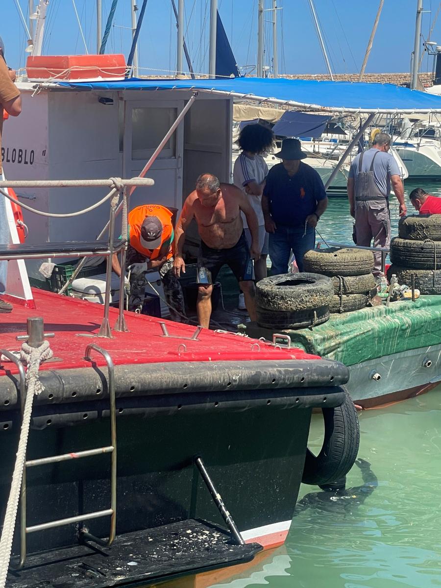 Καθαρός ο βυθός στο Ενετικό Λιμάνι Ηρακλείου: Μεγάλη επιχείρηση με τη συμμετοχή 30+ φορέων! 9 Καθαρός ο βυθός στο Ενετικό Λιμάνι Ηρακλείου: Μεγάλη επιχείρηση με τη συμμετοχή 30+ φορέων!