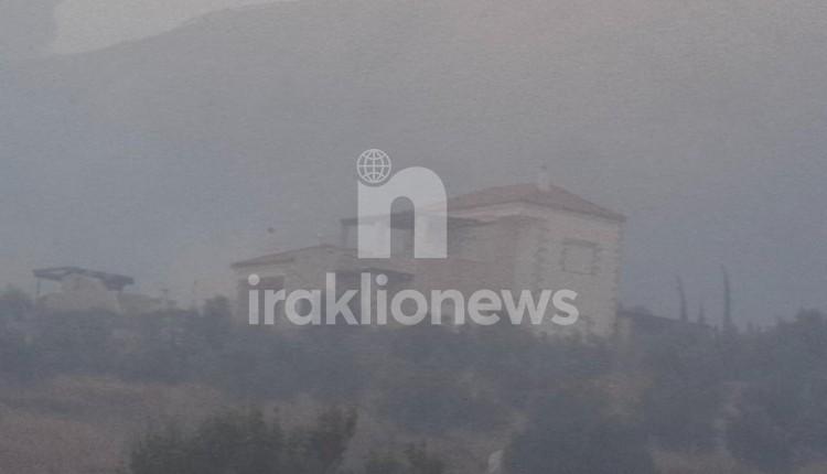 Φωτογραφία-ντοκουμέντο από το Ρέθυμνο: Πώς παγιδεύτηκαν και απανθρακώθηκαν οι δύο πυροσβέστες – Μπαράζ εκκενώσεων από το 112