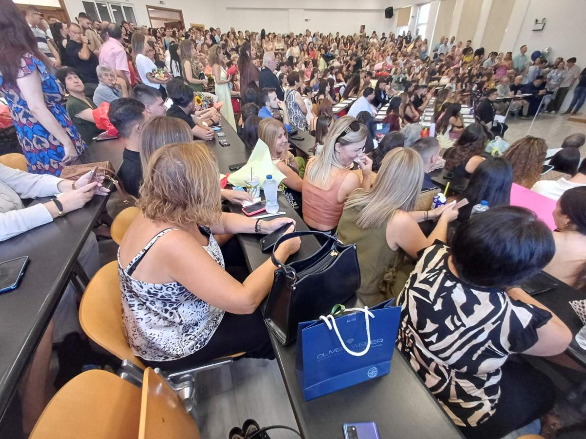 Ρέθυμνο: Χαρμόσυνες στιγμές στο Πανεπιστήμιο εν μέσω του πύρινου ολέθρου – Η νέα γενιά πήρε τα πτυχία της - Καλή σταδιοδρομία Γωγώ! 3 Ρέθυμνο: Χαρμόσυνες στιγμές στο Πανεπιστήμιο εν μέσω του πύρινου ολέθρου – Η νέα γενιά πήρε τα πτυχία της - Καλή σταδιοδρομία Γωγώ!