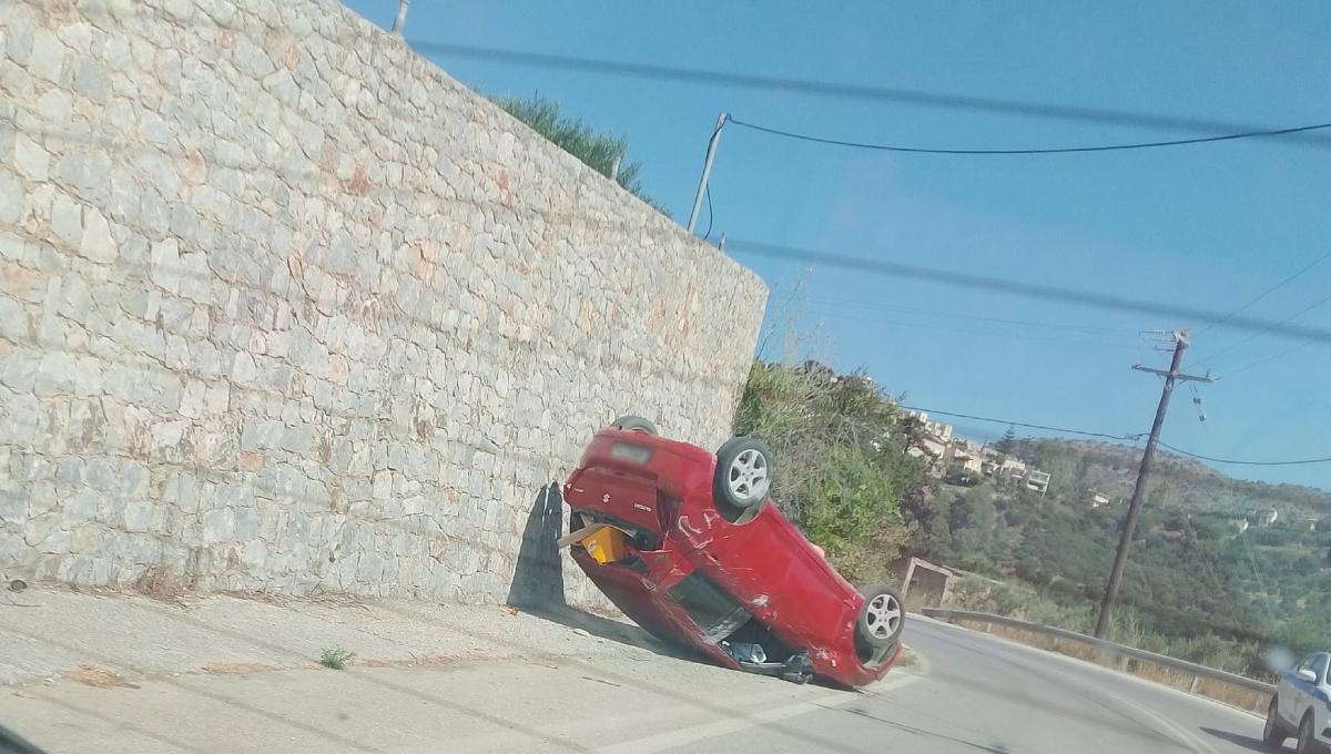 Απίστευτο τροχαίο στην Κρήτη: Όχημα «τούμπαρε» στην άσφαλτο – Κινητοποίηση των αρχών