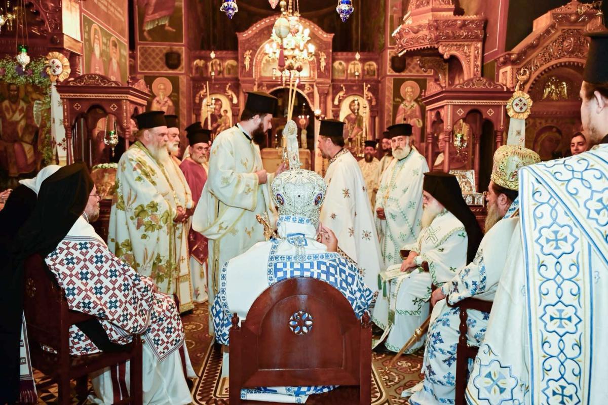 Με λαμπρότητα ο εορτασμός του Αγίου Μύρωνος στο Ηράκλειο – Χειροτονία νέου Πρεσβυτέρου από τον Αρχιεπίσκοπο Κρήτης 3 Με λαμπρότητα ο εορτασμός του Αγίου Μύρωνος στο Ηράκλειο – Χειροτονία νέου Πρεσβυτέρου από τον Αρχιεπίσκοπο Κρήτης
