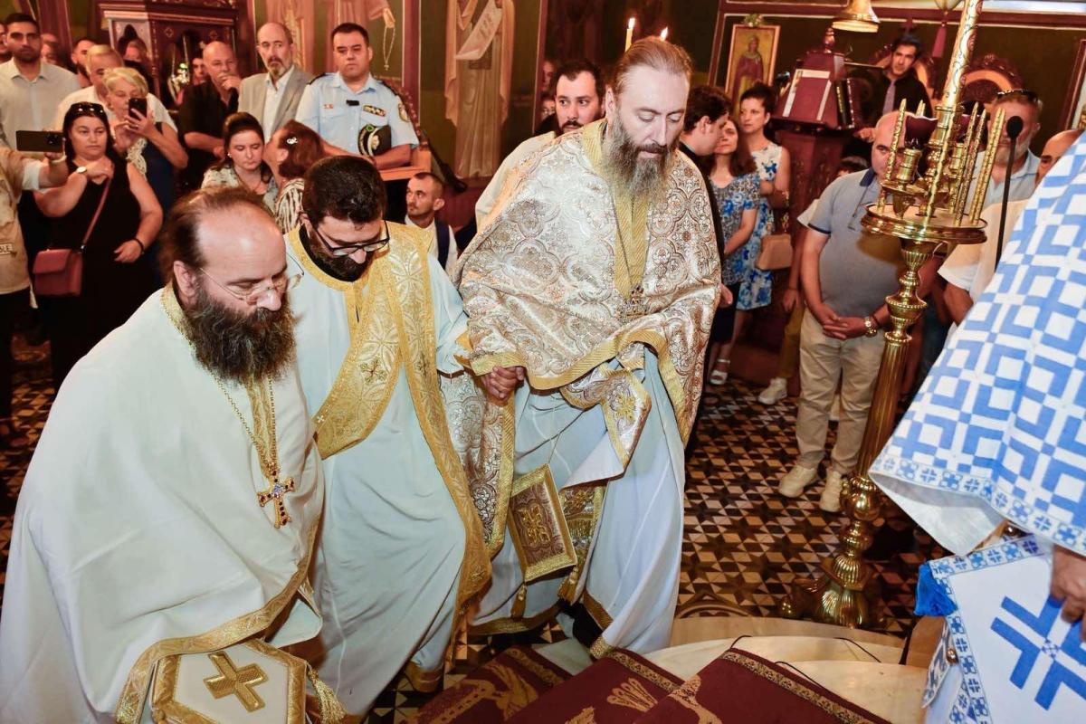 Με λαμπρότητα ο εορτασμός του Αγίου Μύρωνος στο Ηράκλειο – Χειροτονία νέου Πρεσβυτέρου από τον Αρχιεπίσκοπο Κρήτης 5 Με λαμπρότητα ο εορτασμός του Αγίου Μύρωνος στο Ηράκλειο – Χειροτονία νέου Πρεσβυτέρου από τον Αρχιεπίσκοπο Κρήτης