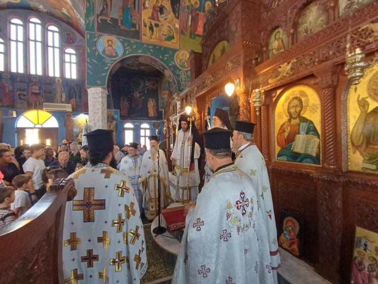 Συγκίνηση στη Μεσαρά: Πλήθος κόσμου και δύο Μητροπολίτες στο ετήσιο μνημόσυνο του Μανούσου Πουλινάκη