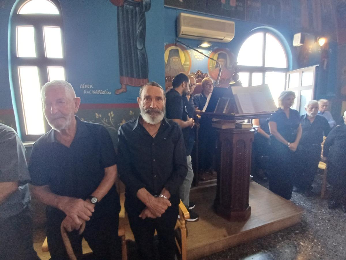 Συγκίνηση στη Μεσαρά: Πλήθος κόσμου και δύο Μητροπολίτες στο ετήσιο μνημόσυνο του Μανούσου Πουλινάκη 9 Συγκίνηση στη Μεσαρά: Πλήθος κόσμου και δύο Μητροπολίτες στο ετήσιο μνημόσυνο του Μανούσου Πουλινάκη