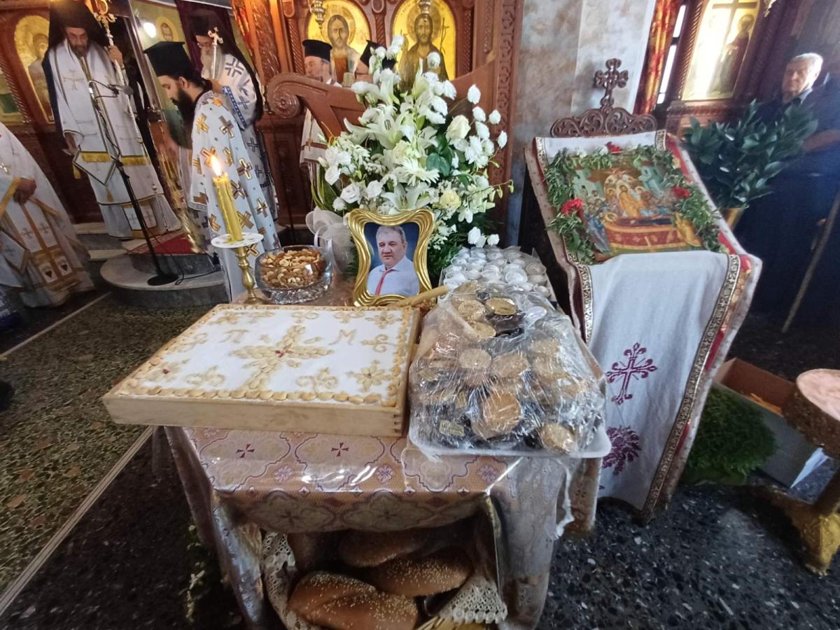 Συγκίνηση στη Μεσαρά: Πλήθος κόσμου και δύο Μητροπολίτες στο ετήσιο μνημόσυνο του Μανούσου Πουλινάκη 4 Συγκίνηση στη Μεσαρά: Πλήθος κόσμου και δύο Μητροπολίτες στο ετήσιο μνημόσυνο του Μανούσου Πουλινάκη