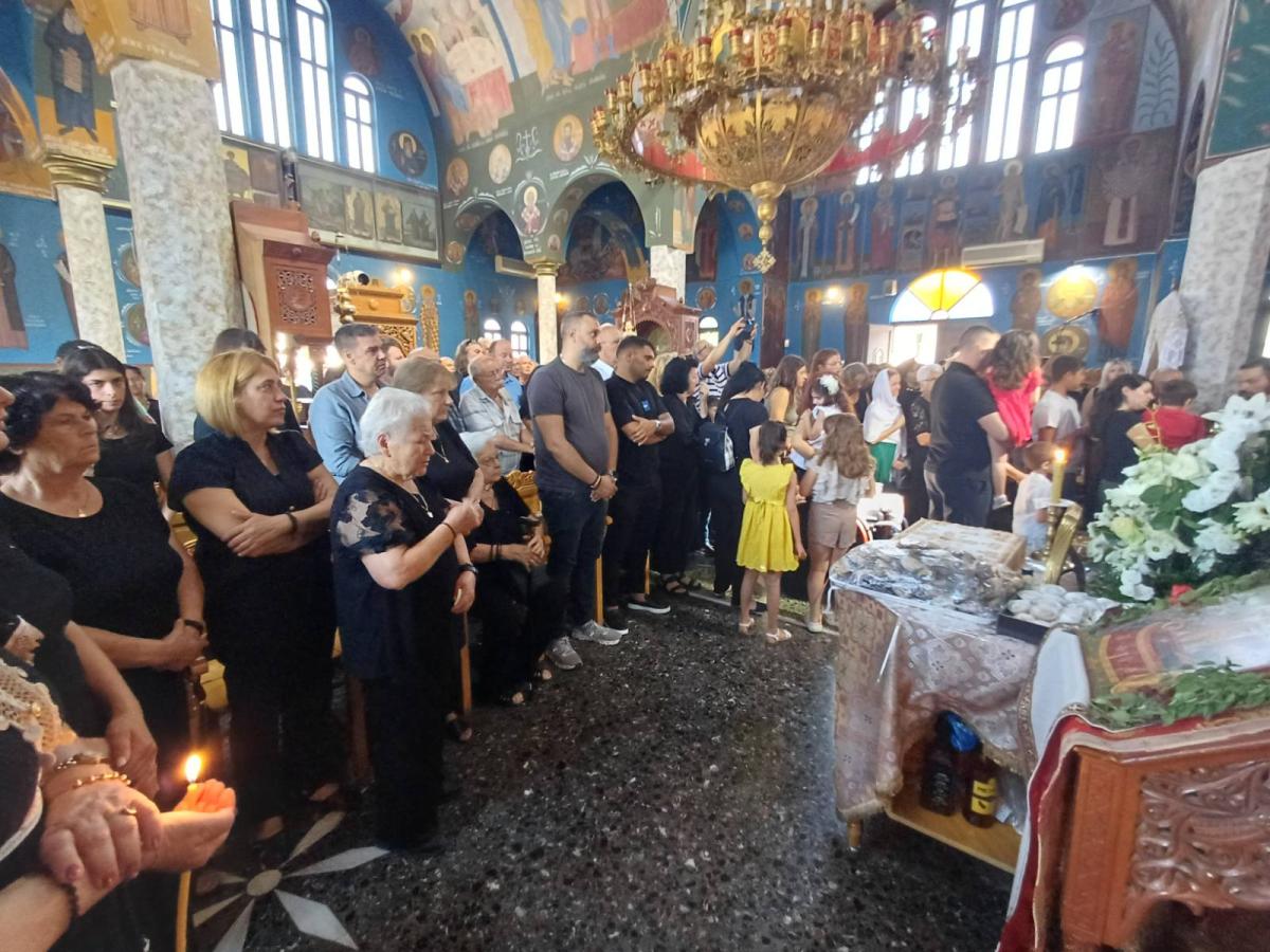 Συγκίνηση στη Μεσαρά: Πλήθος κόσμου και δύο Μητροπολίτες στο ετήσιο μνημόσυνο του Μανούσου Πουλινάκη 15 Συγκίνηση στη Μεσαρά: Πλήθος κόσμου και δύο Μητροπολίτες στο ετήσιο μνημόσυνο του Μανούσου Πουλινάκη