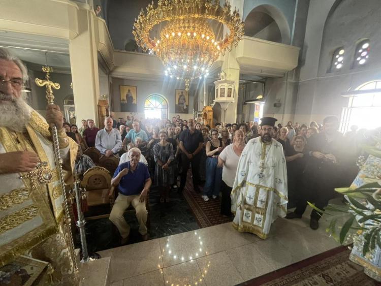 Ιστορικές στιγμές στο Τυμπάκι με την Τιμία Κάρα του Αγίου Τίτου – Τιμητική απονομή στον Μητροπολίτη Μακάριο 14 Ιστορικές στιγμές στο Τυμπάκι με την Τιμία Κάρα του Αγίου Τίτου – Τιμητική απονομή στον Μητροπολίτη Μακάριο