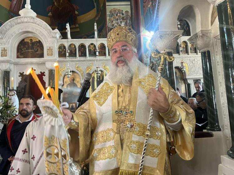 Ιστορικές στιγμές στο Τυμπάκι με την Τιμία Κάρα του Αγίου Τίτου – Τιμητική απονομή στον Μητροπολίτη Μακάριο 12 Ιστορικές στιγμές στο Τυμπάκι με την Τιμία Κάρα του Αγίου Τίτου – Τιμητική απονομή στον Μητροπολίτη Μακάριο