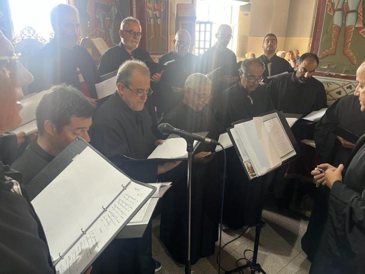 Ιστορικές στιγμές στο Τυμπάκι με την Τιμία Κάρα του Αγίου Τίτου – Τιμητική απονομή στον Μητροπολίτη Μακάριο 8 Ιστορικές στιγμές στο Τυμπάκι με την Τιμία Κάρα του Αγίου Τίτου – Τιμητική απονομή στον Μητροπολίτη Μακάριο