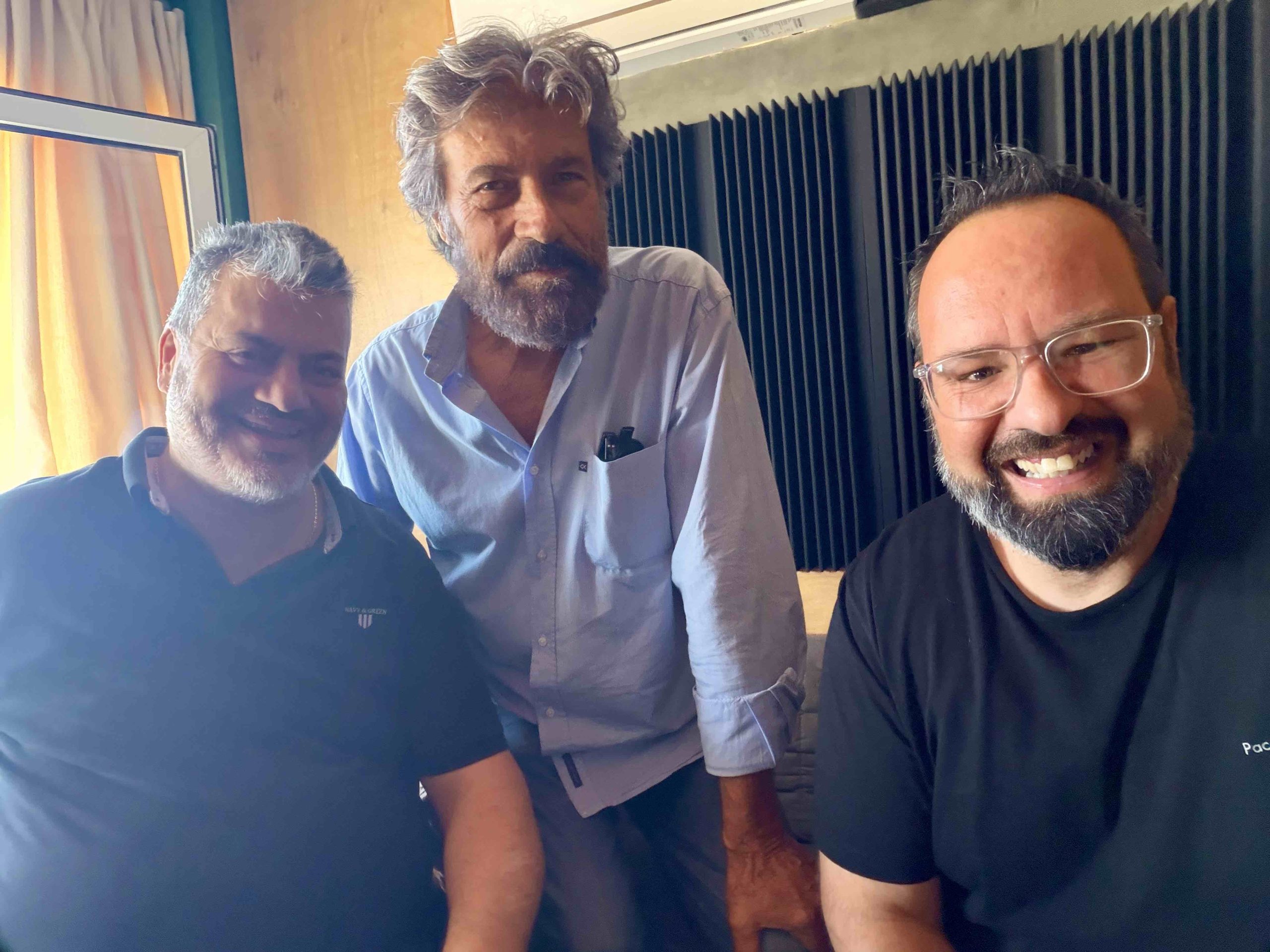 Γρηγόρης Σαμόλης: Ερμηνεύει το πρώτο τραγούδι στη νέα σειρά «Δυο μαύρα πουκάμισα»!