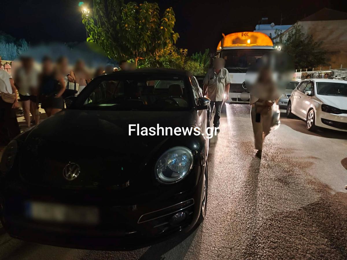 Κρήτη: Οδηγός «μπλόκαρε» απορριμματοφόρο – Οι θεατές βγήκαν από το θέατρο και το σήκωσαν με τα χέρια! 6 Κρήτη: Οδηγός «μπλόκαρε» απορριμματοφόρο – Οι θεατές βγήκαν από το θέατρο και το σήκωσαν με τα χέρια!