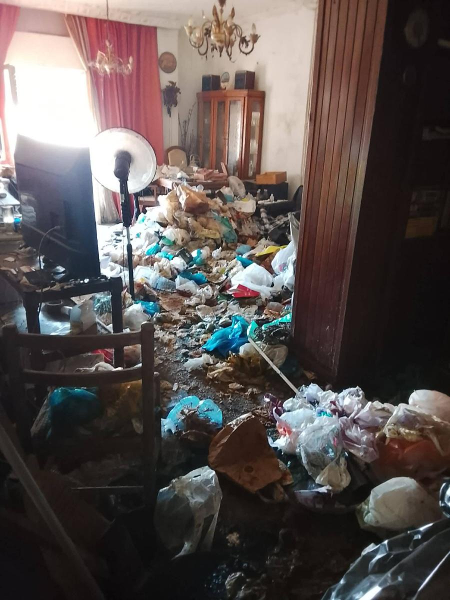 Εικόνες-σοκ στην Κρήτη: Μετέτρεψε το διαμέρισμά της σε υγειονομική «βόμβα» με μουχλιασμένα φαγητά και σκουπίδια! 5 Εικόνες-σοκ στην Κρήτη: Μετέτρεψε το διαμέρισμά της σε υγειονομική «βόμβα» με μουχλιασμένα φαγητά και σκουπίδια!
