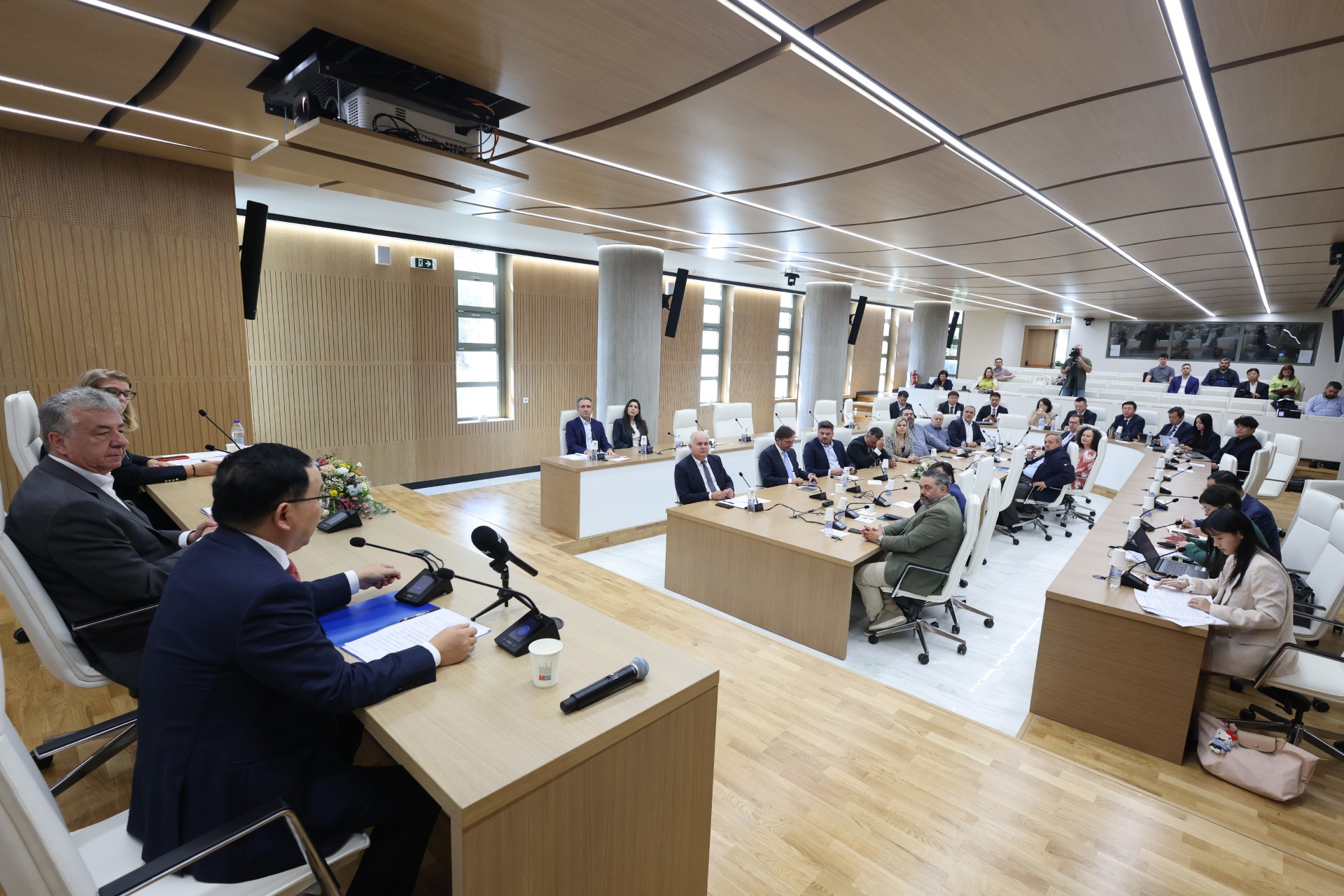 Ηράκλειο: Κινεζικοί κολοσσοί στην Περιφέρεια Κρήτης – Επενδύσεις, τουρισμός και εξαγωγές στο επίκεντρο 3 Ηράκλειο: Κινεζικοί κολοσσοί στην Περιφέρεια Κρήτης – Επενδύσεις, τουρισμός και εξαγωγές στο επίκεντρο