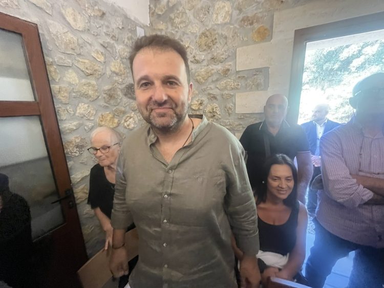 Κλησίδι Αμαρίου: Ο Άγιος Νεκτάριος απέκτησε το δικό του «σπίτι» – Συγκίνηση στα εγκαίνια (εικόνες και βίντεο) 16 Κλησίδι Αμαρίου: Ο Άγιος Νεκτάριος απέκτησε το δικό του «σπίτι» – Συγκίνηση στα εγκαίνια (εικόνες και βίντεο)