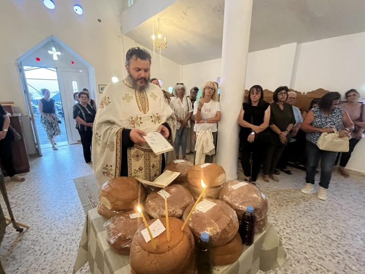 Με πλήθος πιστών ο Μέγας Εσπερινός στον Τίμιο Σταυρό Κλήματος (Δείτε video & φωτογραφίες)
