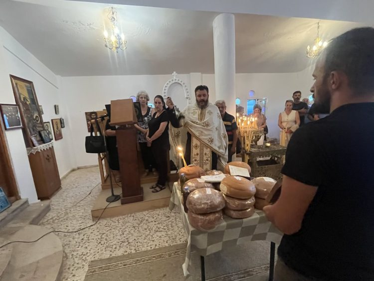 Με πλήθος πιστών ο Μέγας Εσπερινός στον Τίμιο Σταυρό Κλήματος (Δείτε video & φωτογραφίες) 12 Με πλήθος πιστών ο Μέγας Εσπερινός στον Τίμιο Σταυρό Κλήματος (Δείτε video & φωτογραφίες)