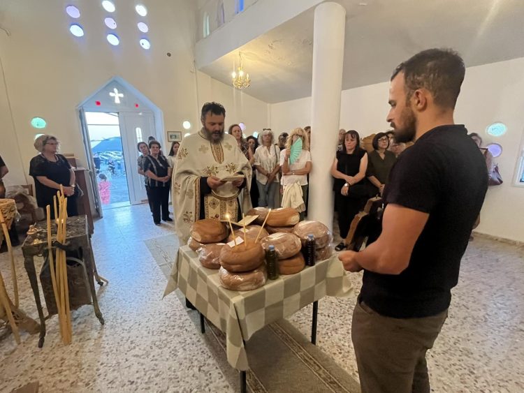 Με πλήθος πιστών ο Μέγας Εσπερινός στον Τίμιο Σταυρό Κλήματος (Δείτε video & φωτογραφίες)