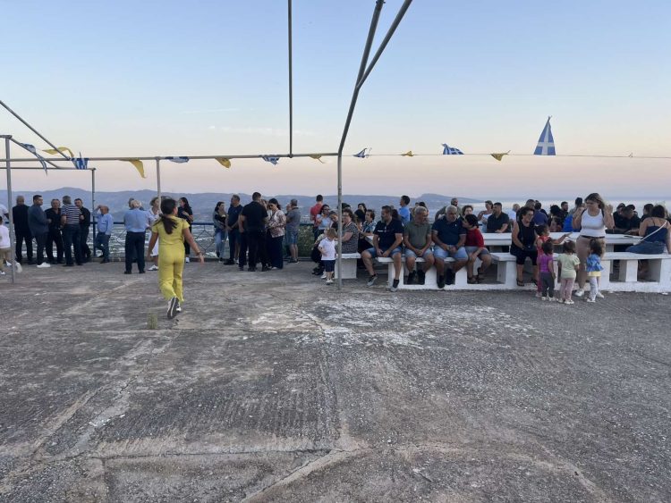 Με πλήθος πιστών ο Μέγας Εσπερινός στον Τίμιο Σταυρό Κλήματος (Δείτε video & φωτογραφίες)