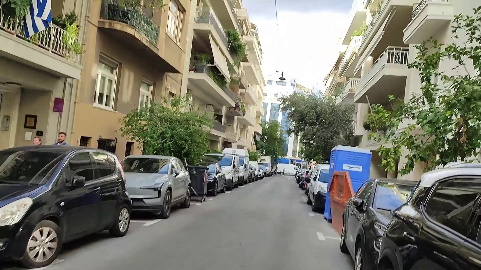 Γιώργος Μαζωνάκης: Το Iraklionews.gr στην οδό Καρνεάδου – Εικόνες και βίντεο από το επίμαχο ιατρείο 2 Γιώργος Μαζωνάκης: Το Iraklionews.gr στην οδό Καρνεάδου – Εικόνες και βίντεο από το επίμαχο ιατρείο
