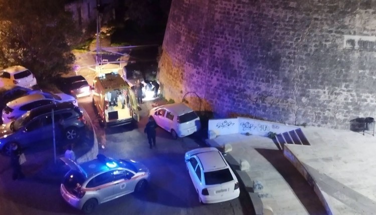 Τείχη